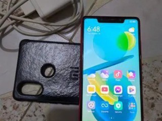 Xiaomi mi 8 SE Super Amoled Disply