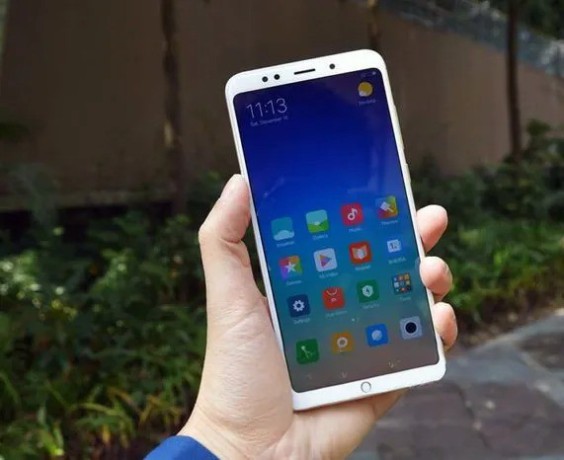 xiaomi-redmi-5-plus-464-big-1