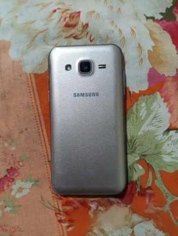 samsung-galaxy-j2-big-2