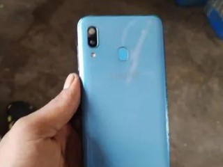 Samsung Galaxy A30 4/64