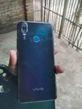 vivo-y11-332-big-1