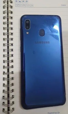 samsung-galaxy-a20-big-0