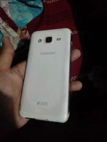 samsung-galaxy-j2-big-1